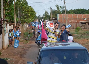 Sinhasique realiza carreata em seis bairros do segundo distrito