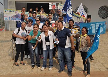 Na Vila Acre, Sinhasique ouve moradores e apresenta propostas