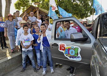 Sinhasique e Alysson apresentam propostas para os moradores da Cidade Nova e 15