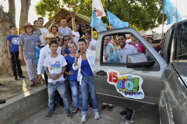 Sinhasique e Alysson apresentam propostas para os moradores da Cidade Nova e 15