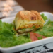 Jurados degustam pratos inscritos no concurso gastronômico