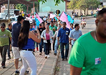 Sinhasique e Alysson promovem caminhada na Estação Experimental