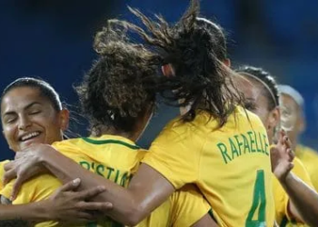Com gol aos 44 minutos do segundo tempo, brasileiras vencem a China por 3 a 0