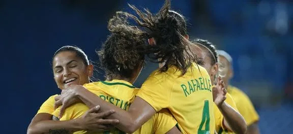 Com gol aos 44 minutos do segundo tempo, brasileiras vencem a China por 3 a 0