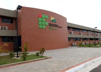 Ifac convoca aprovados em cursos de inglês e espanhol para realizarem matrícula