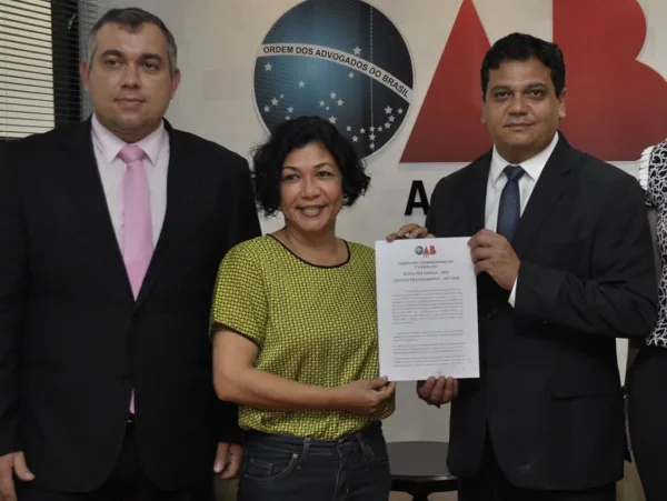 Na OAB, Eliane Sinhasique firma compromisso com a sociedade