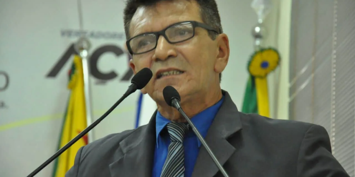 Raimundo Vaz destaca plano de governo durante entrevista no programa do radialista Andrade Filho