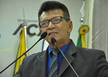 Raimundo Vaz destaca plano de governo durante entrevista no programa do radialista Andrade Filho