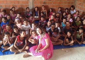 Fazer o bem sem olhar a quem: acreana comemora aniversário com ação social