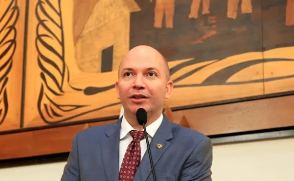 Deputados divergem sobre projeto que autoriza Executivo a utilizar recursos judiciais para pagar dívidas
