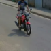 "Motoqueiro tarado" sai pelas ruas mostrando partes íntimas para as mulheres