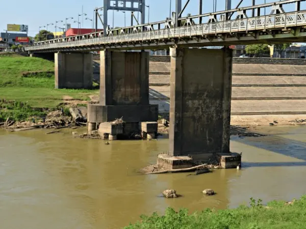 Pescador idoso é furtado, leva golpe de terçado e desaparece nas águas do Rio Acre