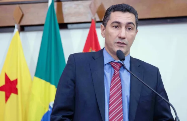 Deputados aprovam projeto de lei que cria Trote Solidário nas universidades