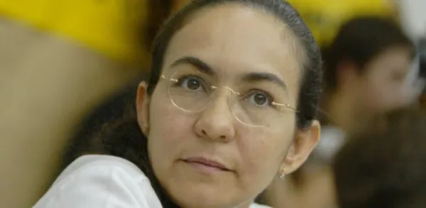 Ex-senadora Heloísa Helena pede votos para candidato da Rede Carlos Gomes