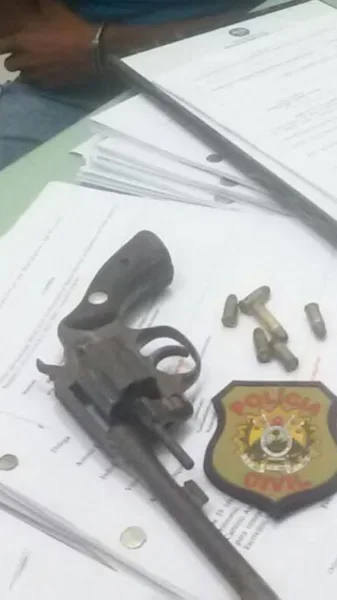 Casal é preso acusado de roubo em Acrelândia