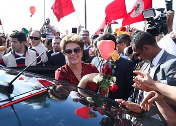 Dilma deixa o Alvorada e segue para Porto Alegre