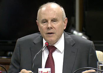 Moro revoga prisão temporária de Guido Mantega