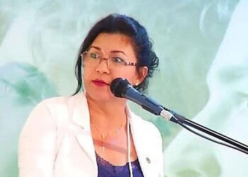 Jorge Viana diz que Sinhasique promete na campanha eleitoral o que não pode cumprir; candidata rebate