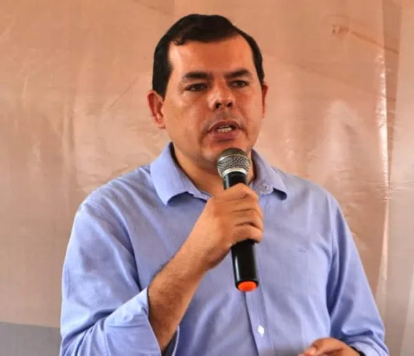 Prefeito de Quinari exonera 66 comissionados para garantir o pagamento dos efetivos