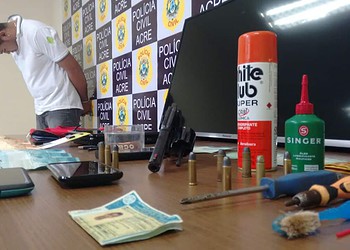 PC prende integrante de quadrilha de arrombadores de caixas eletrônicos com droga, dinheiro e arma