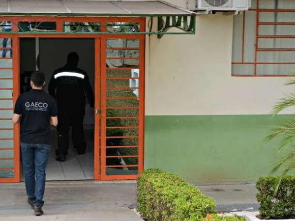 Emurb suspende contratos de compra de combustível e aluguel de máquinas