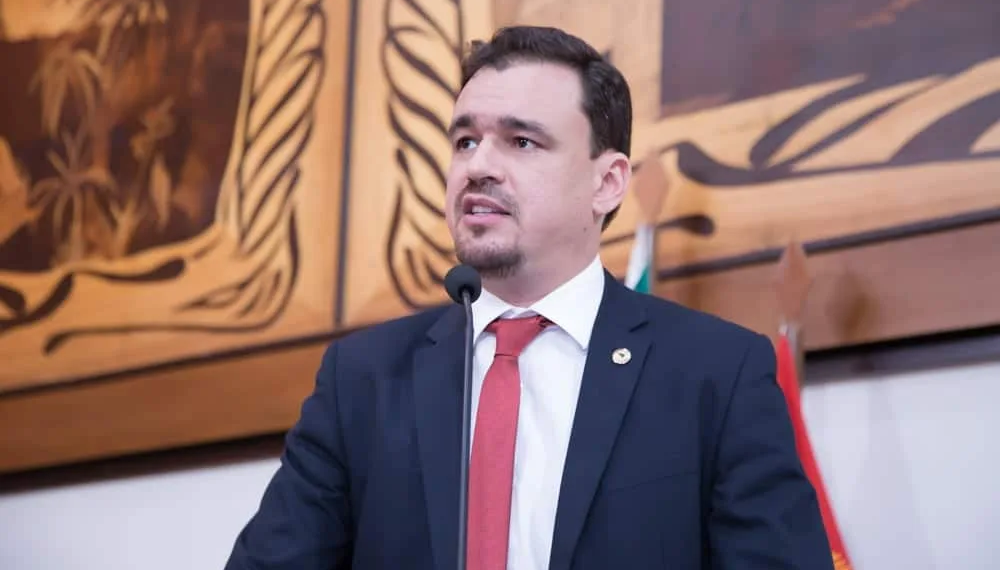 Líder do governo destaca inexistência de acordo com empresa para a construção de Centro Administrativo