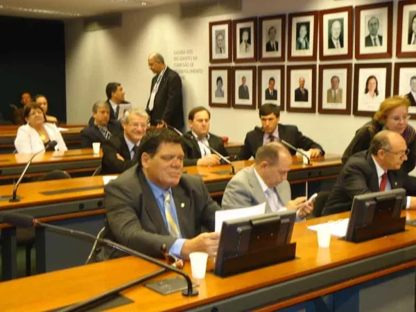Projeto relatado por Flaviano é aprovado em comissão da Câmara dos Deputados