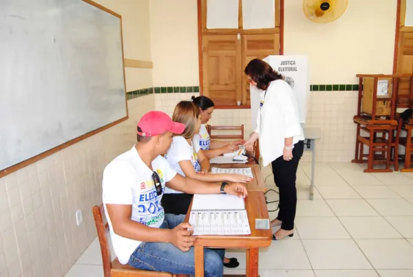 Mais de 445 mil eleitores compareceram às urnas neste domingo no Acre