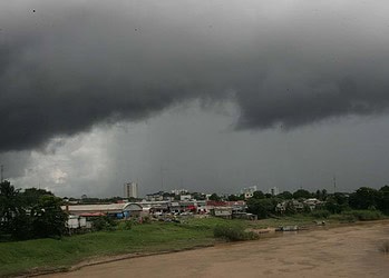 Previsão do tempo para este domingo de eleição é de chuva