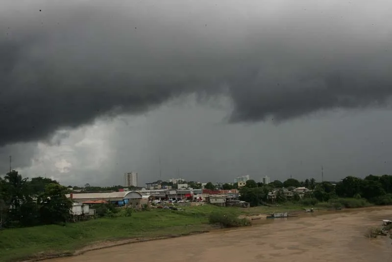 Previsão do tempo para este domingo de eleição é de chuva