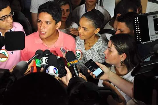 Carlos Gomes votou no Cerb acompanhado do vice e de Marina Silva