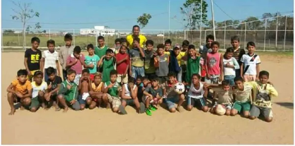 Jogadores de futebol pedem ajuda para realizar festa de dia das crianças na Cidade do Povo