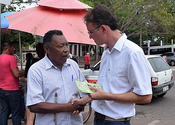 Leo de Brito realiza ato de conscientização contra PEC 241