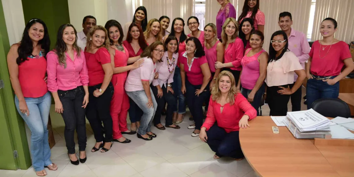 Servidores da Sesacre aderem à campanha de luta contra o câncer de mama
