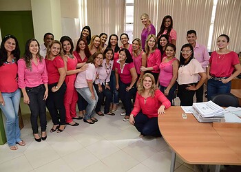 Servidores da Sesacre aderem à campanha de luta contra o câncer de mama