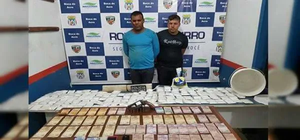 Dois integrantes de facção criminosa são presos pela PM em Boca do Acre