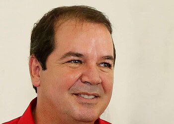 Governador Tião Viana anuncia o corte de 545 cargos comissionados