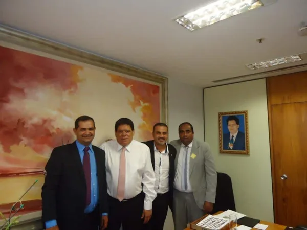 Flaviano recebe prefeitos eleitos