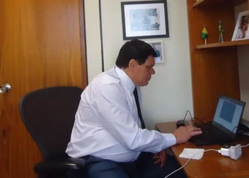 Flaviano Melo vota a favor de socorro para trabalhadores do setor de eventos