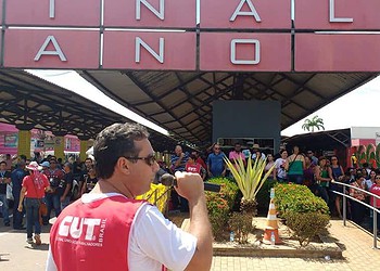 Sindicato e trabalhadores protestam conta PEC 241/55 em Rio Branco