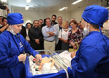 Tião Viana prestigia inauguração do centro de simulação realística da Uninorte