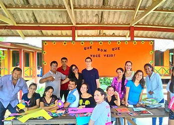 Voluntários revitalizam biblioteca de escola da zona rural 17 Voluntários revitalizam biblioteca de escola da zona rural