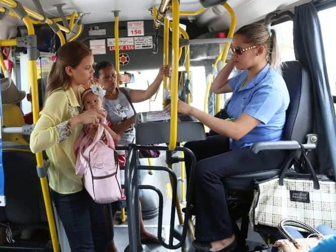 Projeto de lei que proíbe a cobrança da tarifa por parte do motorista de ônibus foi aprovado pela Câmara