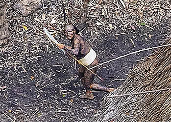 Funai considera “desrespeitosa” divulgação de fotos de tribo indígena isolada no Acre 1 Funai considera “desrespeitosa” divulgação de fotos de tribo indígena isolada no Acre