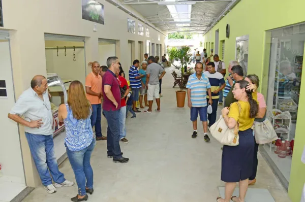 Marcus Alexandre entrega segunda etapa de reforma do Mercado do Bosque a permissionários