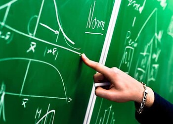 Após escrever ‘mau-caráter’ em prova de aluno, professor deve ser devolvido à SEE 8 Após escrever ‘mau-caráter’ em prova de aluno, professor deve ser devolvido à SEE