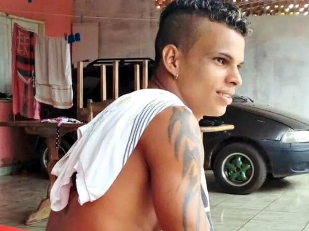 Jovem é morto com três tiros dentro de casa no bairro Apolônio Sales