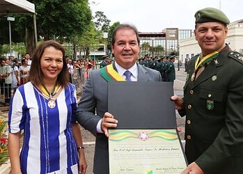 Tião Viana promove oficiais e anuncia concurso para mais 500 policiais no Acre
