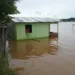 Rio Juruá transborda e quatro famílias são retiradas de casas em Cruzeiro do Sul