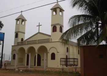 Acre lidera número de templos religiosos para cada 100 mil habitantes, aponta IBGE